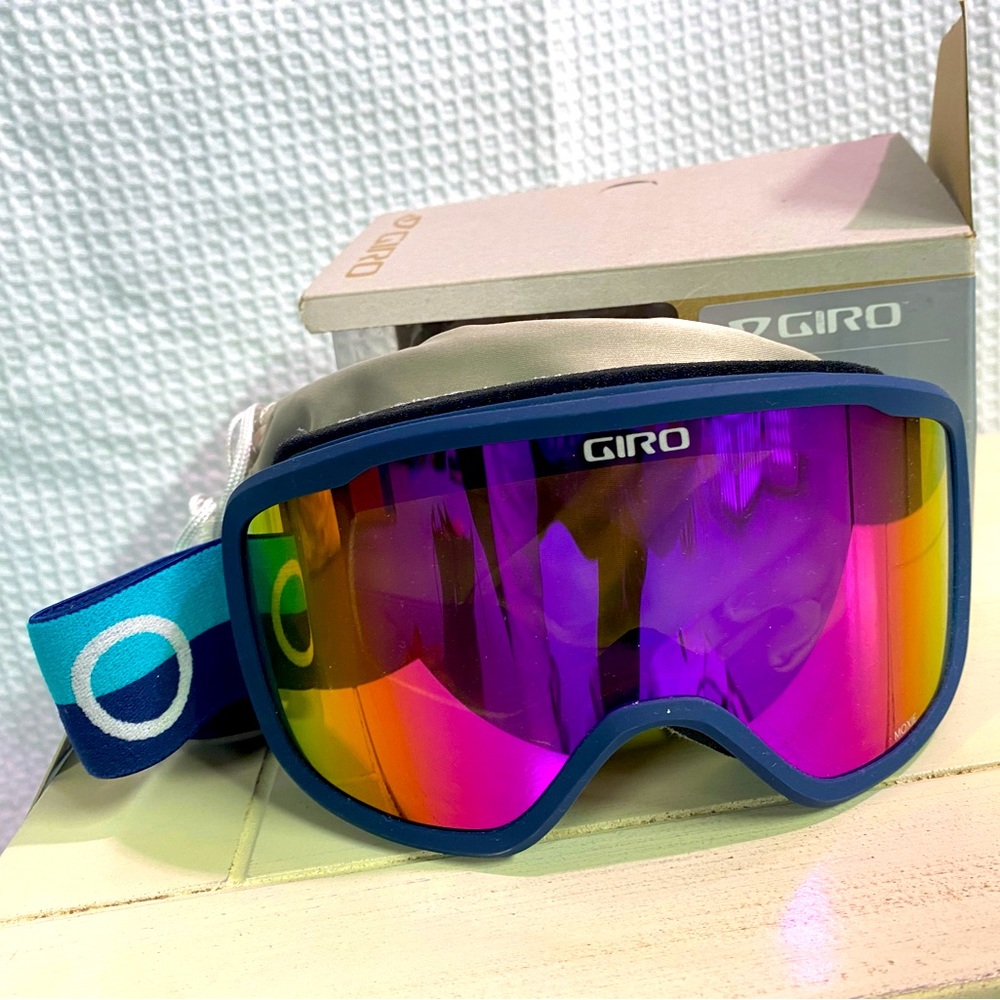 GIRO- Moxie Ski Goggles. New. Never worn.